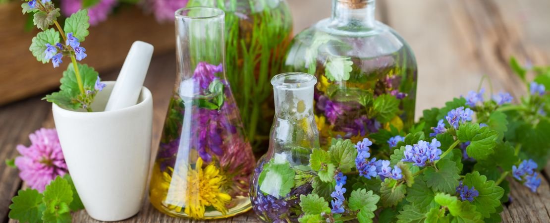 edible flowers in infused oils