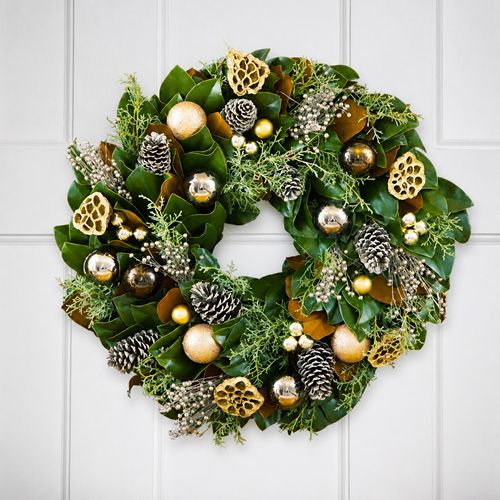 Gleaming Greetings Fresh Magnolia Wreath Image