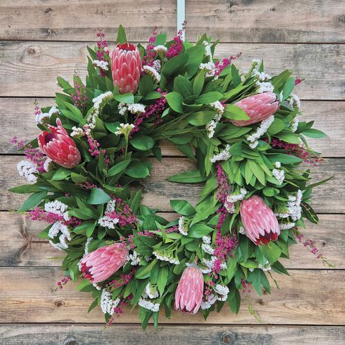 Fresh Ruscus, Bay Leaf and Pink Misty Wreath Image
